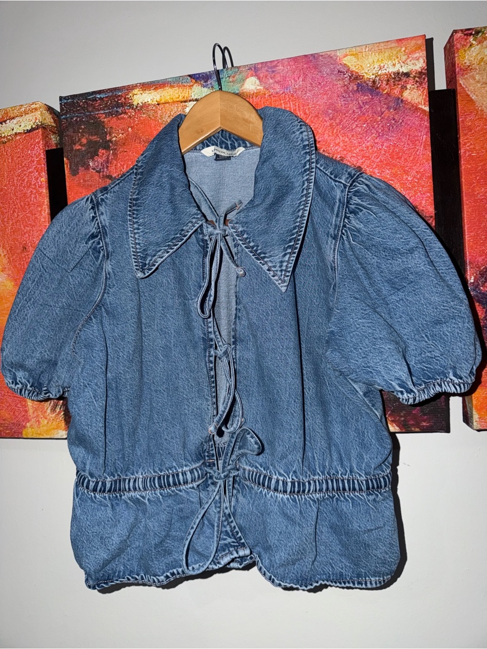 AE Denim Collared Puff Sleeve Tie Front Shirt. Size: M